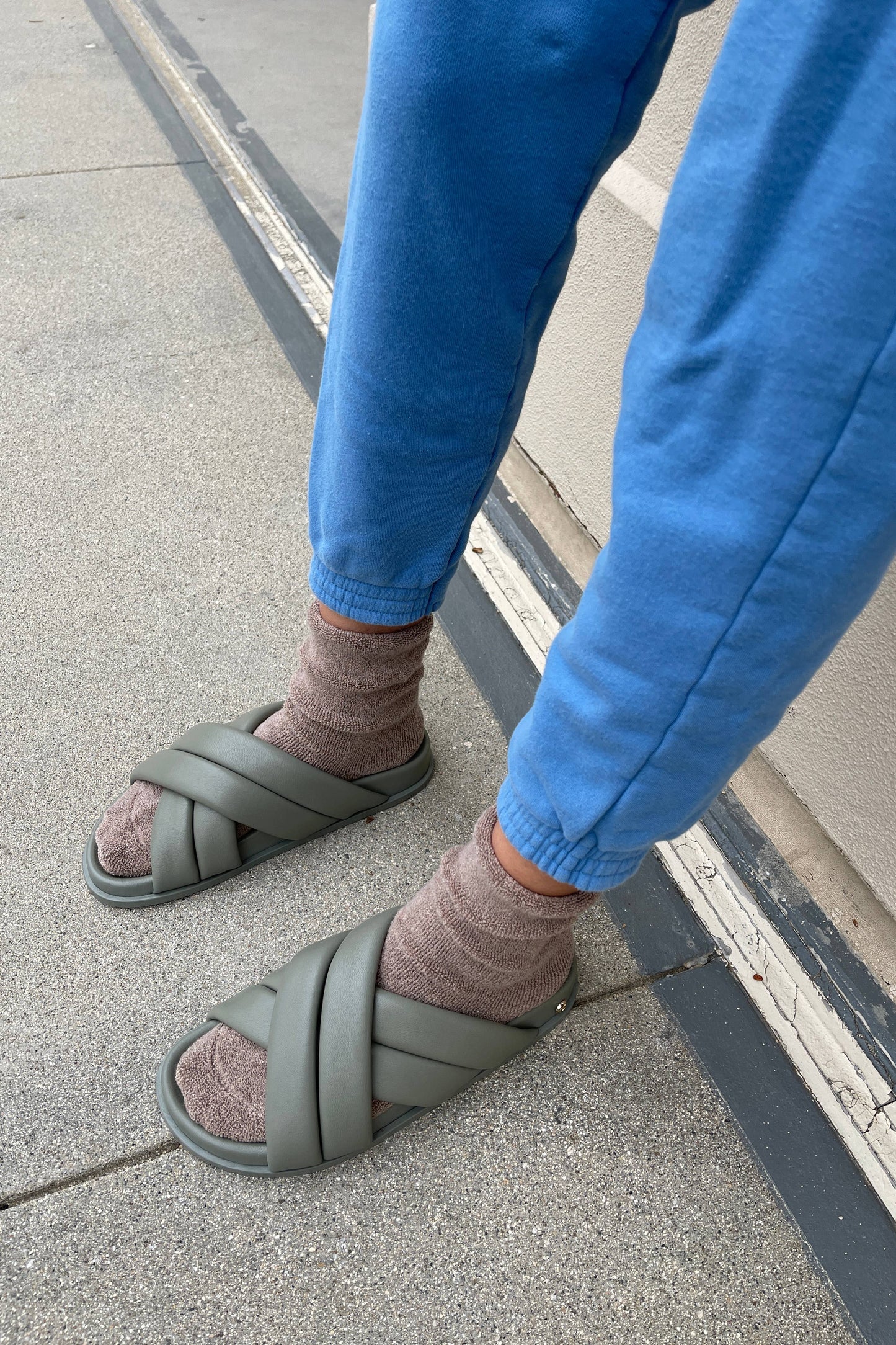Cloud Socks: Green Olive